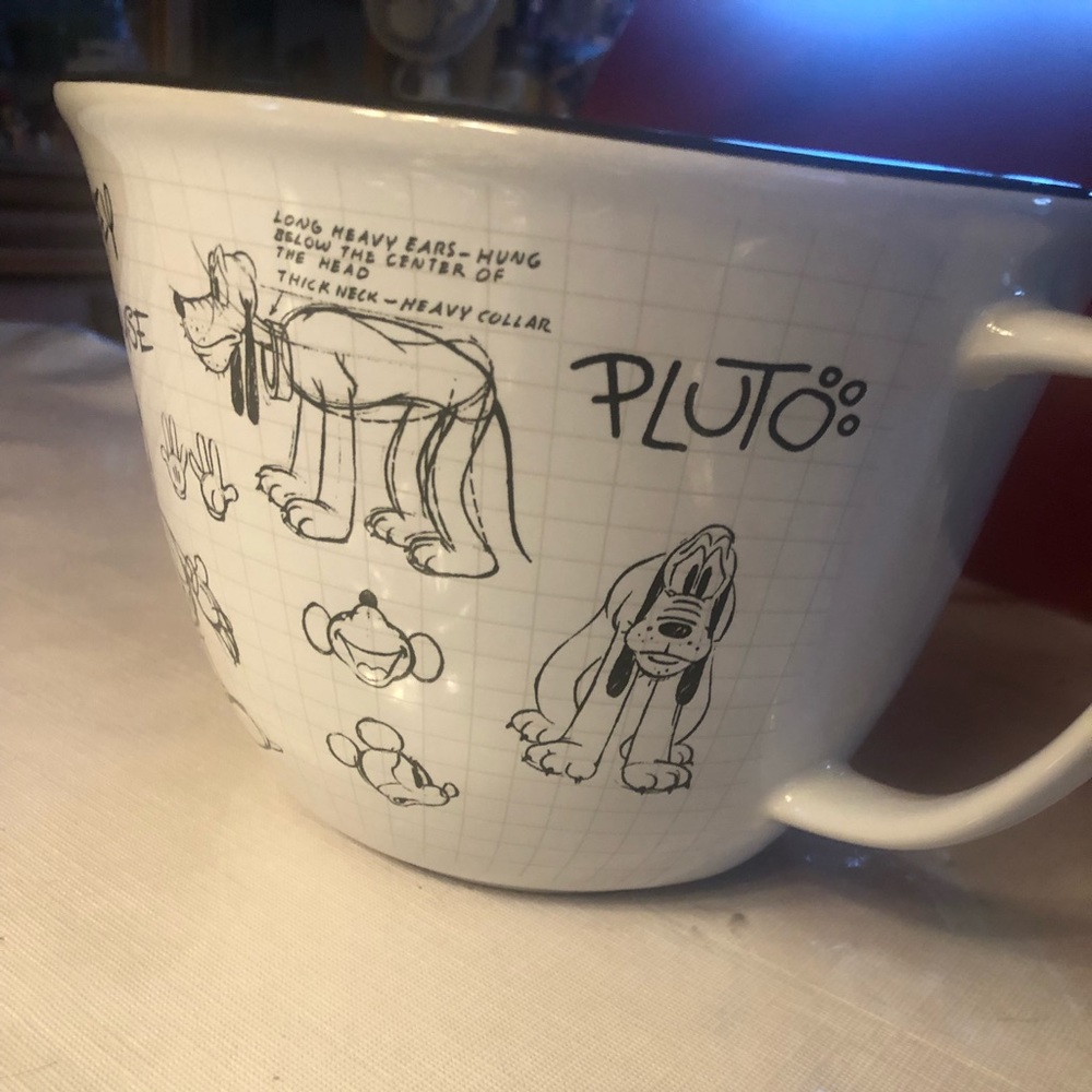 Disney sketch design large measuring cup